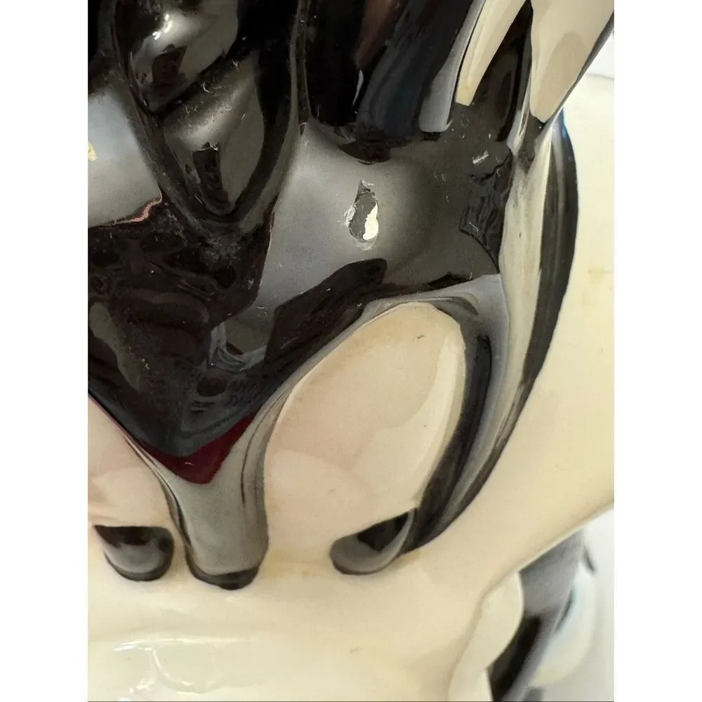 Warner Brothers Looney Tunes Sylvester Holding Cookies & Tweety Bird Cookie Jar
